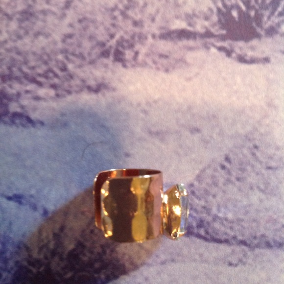 💕Boho hammered rose gold ear cuff - Picture 2 of 3